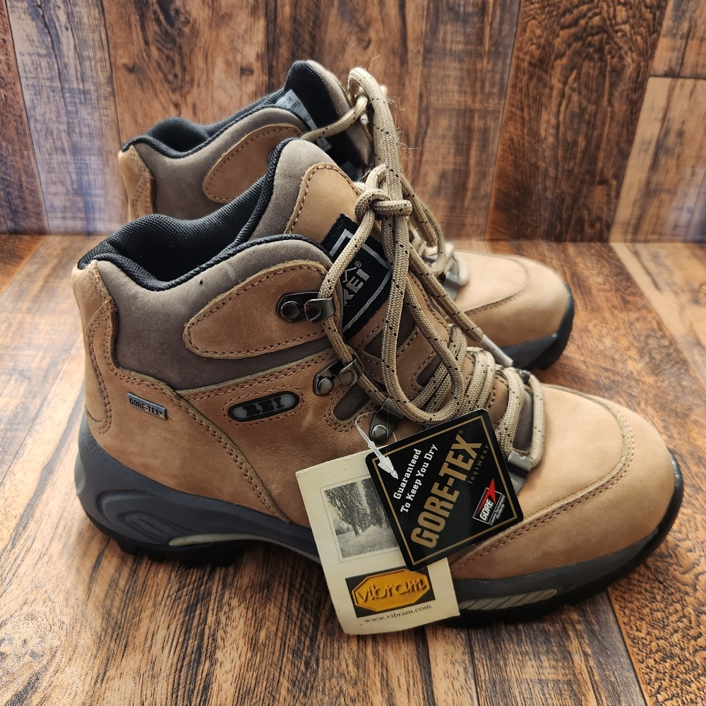 GORE-TEX Men's Boots - Tan and Black